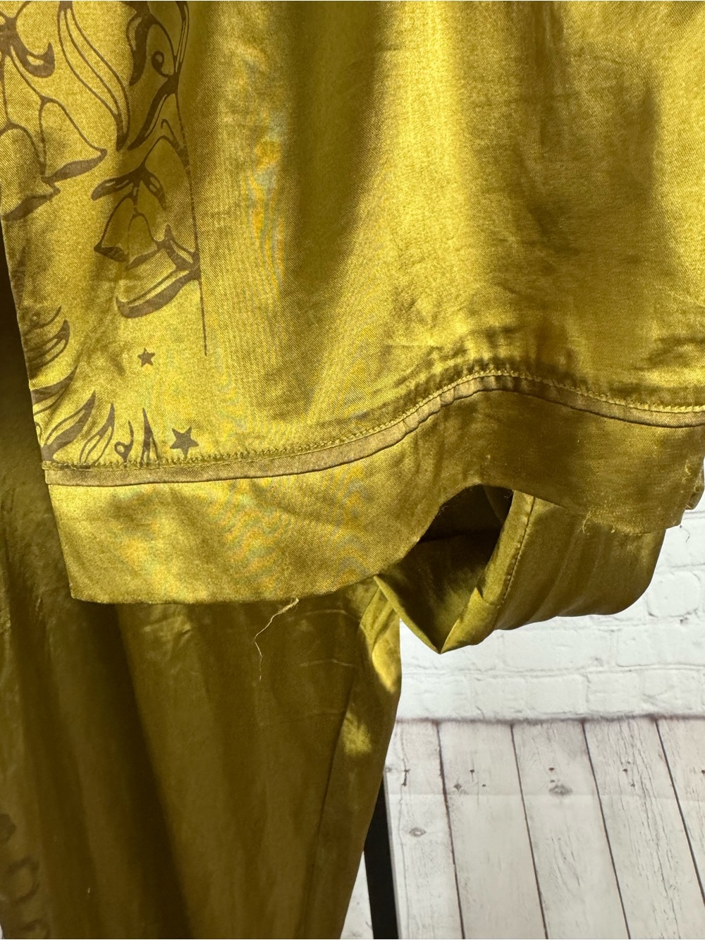 Official Taylor Swift Fearless (Taylor's Version) Gold Satin Pajama Set XL - Picture 12 of 13